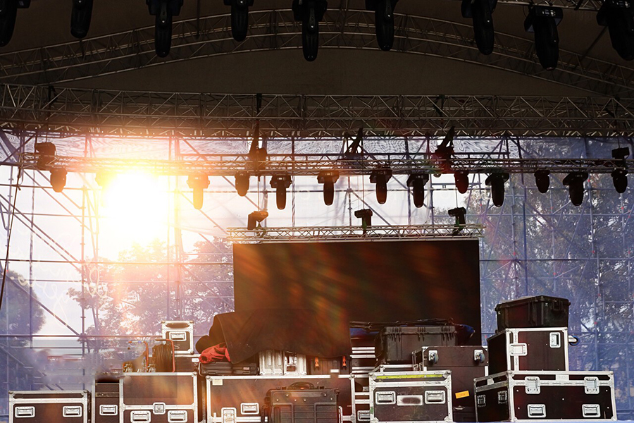 活動舞臺搭建中音響設備擺放的幾種方式企業動
